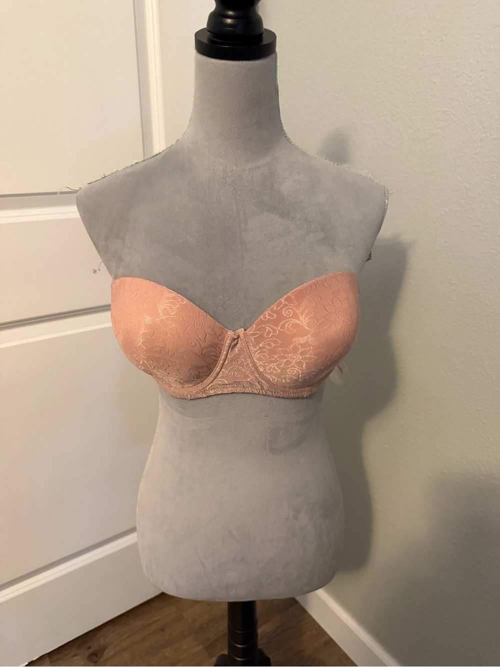 Black Fuchsia by Secret Lace Strapless Peach Lace Balconette Bra, Sz 40C